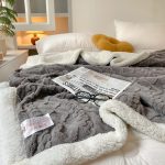Поларено одеяло 200×230 см – двустранно, 3D ефект, сиво - Image 4