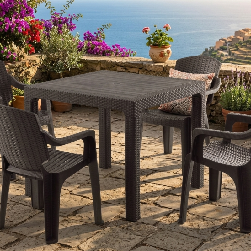 Градински Мини комплект маса + 4 стола – практичност, комфорт и стил за открито